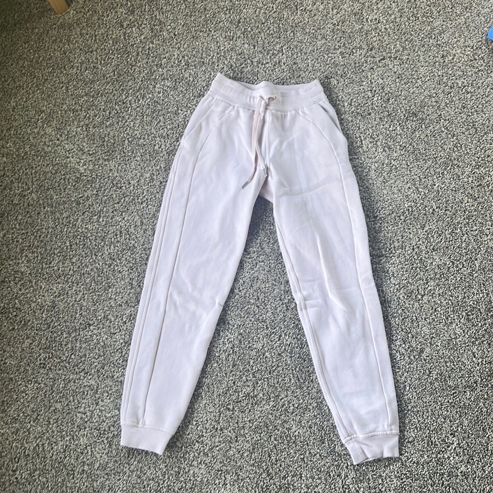 Lululemon strawberry milkshake scuba joggers perfect condition size 2